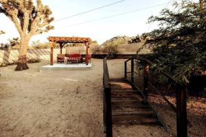 Bilde i galleriet til Cozy Rustic Home minutes to Joshua Tree Nat'l Park i Joshua Tree