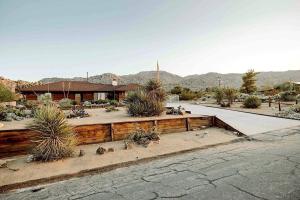 Gallery image of Cozy Rustic Home minutes to Joshua Tree Nat'l Park in Joshua Tree