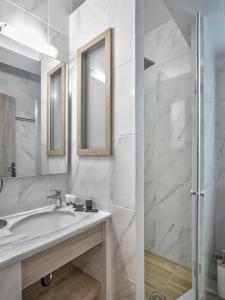 Ein Badezimmer in der Unterkunft Acropolis City Life BH
