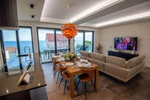 Televisyen dan/atau pusat hiburan di VILLA NIELSEN - BILO