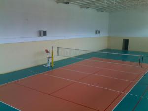 Tennis and/or squash facilities at Olymp Hotel or nearby