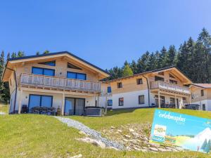 Басейн в или близо до Chalet Arber in St Englmar with its own HotTube