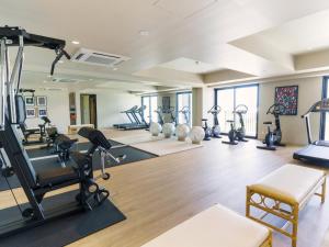 MB GALLERY CHATAN by THE TERRACE HOTELS的健身中心和/或健身设施