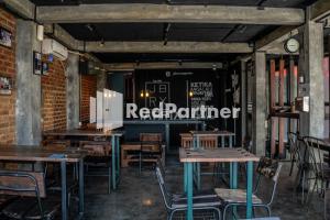 Certificat, premi, rètol o un altre document de Jabrix Hotel Mitra RedDoorz