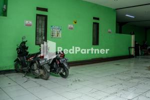 Foto de la galeria de Jabrix Hotel Mitra RedDoorz a Bandung
