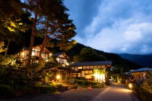 Gallery image of Kawaguchiko Country Cottage Ban - Glamping Resort - in Fujikawaguchiko