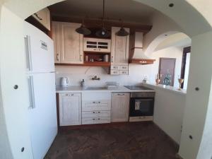 Fotografie z fotogalerie ubytování Royal stylish view apartment v destinaci Koropíon