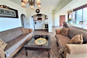 Fotografie z fotogalerie ubytování Royal stylish view apartment v destinaci Koropíon + 21 fotografií