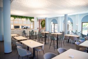 Un restaurante o sitio para comer en Hotel Real Balneario Carlos III