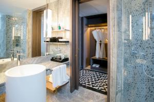 Ein Badezimmer in der Unterkunft Centara Grand At CentralWorld