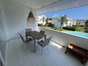 The swimming pool at or close to MP - Green Club 204