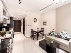 Kuchyň nebo kuchyňský kout v ubytování Luton Vacation Homes - Elite Residence Downtown, Dubai