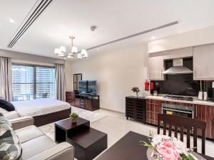Kuchyň nebo kuchyňský kout v ubytování Luton Vacation Homes - Elite Residence Downtown, Dubai