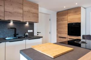 A kitchen or kitchenette at Sparberhof Apt Floriani