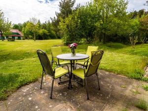 Afbeelding uit fotogalerij van Feriendorf Rugana - Komfort Appartement mit 1 Schlafzimmer und Terrasse B52 in Dranske