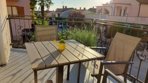 Balkón nebo terasa v ubytování Apartments Kivi + 37 fotografií