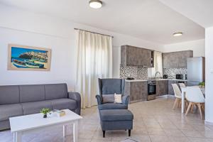 Photo de la galerie de l'établissement Azure Seaside Apts, à Magnisía 118 autres photos