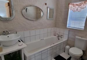 Koupelna v ubytování Rietjiesbos Self Catering