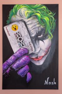 Een schilderij van een clown met een mobiele telefoon. bij WOW studios for rent 2 bul Montevideo 25A - B in Sofia