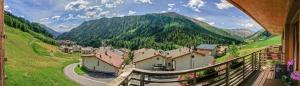 Pogled na planinu ili pogled na planinu iz apartmana