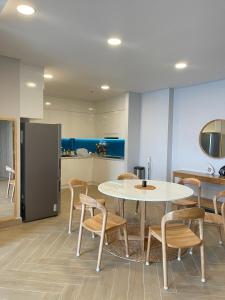 Nhà bếp/bếp nhỏ tại ARIA RESORT-2&3BEDS Apartment,hồ bơi và bãi biển miễn phí,50m