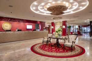 The lobby or reception area at Hotel Coral Plava Laguna