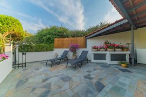 Imagen de la galería de Villa Areti - Traditional Cozy Villa, en Embrósneros