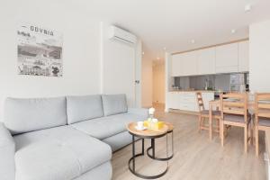 Kuchyňa alebo kuchynka v ubytovaní Apartment Awanport Gdynia Żeromskiego by Noclegi Renters