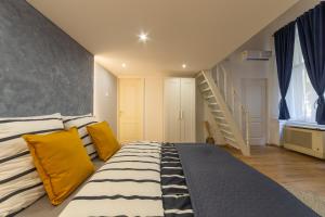Posteľ alebo postele v izbe v ubytovaní Lovely 1 bedroom flat with central location + 1 fotografia