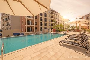 The swimming pool at or close to LUX The La Mer by The Sea Suite 4