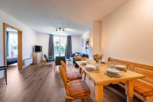 Μια τηλεόραση ή/και κέντρο ψυχαγωγίας στο Haus Aineckblick Top 2