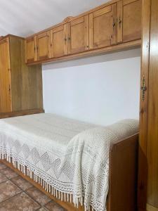Łóżko lub łóżka w pokoju w obiekcie Peñasalve