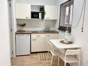 CASA SOLE - Apartamento Playa San Juan tesisinde mutfak veya mini mutfak