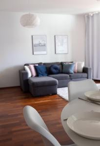 Posezení v ubytování 2ndhomes Luxury 1BR Kamppi Center Apartment with Sauna and Big Terrace