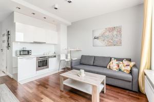 Kuchyňa alebo kuchynka v ubytovaní Chill Apartments Mokotow Business Park