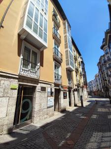 a building on the side of a street at Dúplex Centro Histórico in Burgos