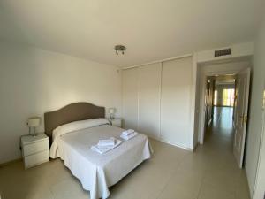 Posteľ alebo postele v izbe v ubytovaní Sea Flower Miraflores Golf and Beach Parking included
