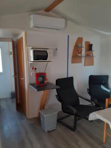 A television and/or entertainment centre at COUNTRY HOME