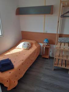 A bed or beds in a room at COUNTRY HOME