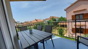 Balkón nebo terasa v ubytování Apartments Kivi