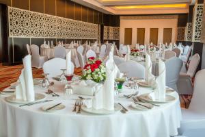 Un restaurante o sitio para comer en Retaj Al Rayyan