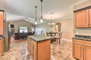 Φωτογραφία από το άλμπουμ του Gorgeous Home with Fireplace, Near St Louis Bay σε Kiln +19 φωτογραφίες