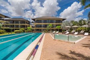 Bazén v ubytování LionsDive Beach Resort nebo v jeho okolí
