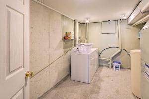 A kitchen or kitchenette at Lovely Twin Falls Home with Private Hot Tub!