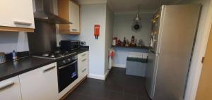 Kjøkken eller kjøkkenkrok på Private rooms in a shared house in Oxford - Host lives in the property