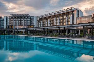 Bazén v ubytování Voya Beach Resort - Ultra All Inclusive nebo v jeho okolí