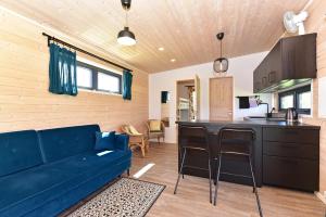 Palaima Hotel Anykščiai的厨房或小厨房