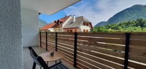 Balcony o terrace sa Weekend House Solis - Bovec