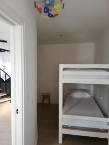 Bunk bed o mga bunk bed sa kuwarto sa Apartmani Zora