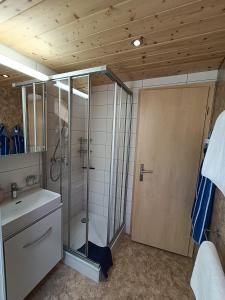 Salle de bains dans l'établissement Chalet Filfalle